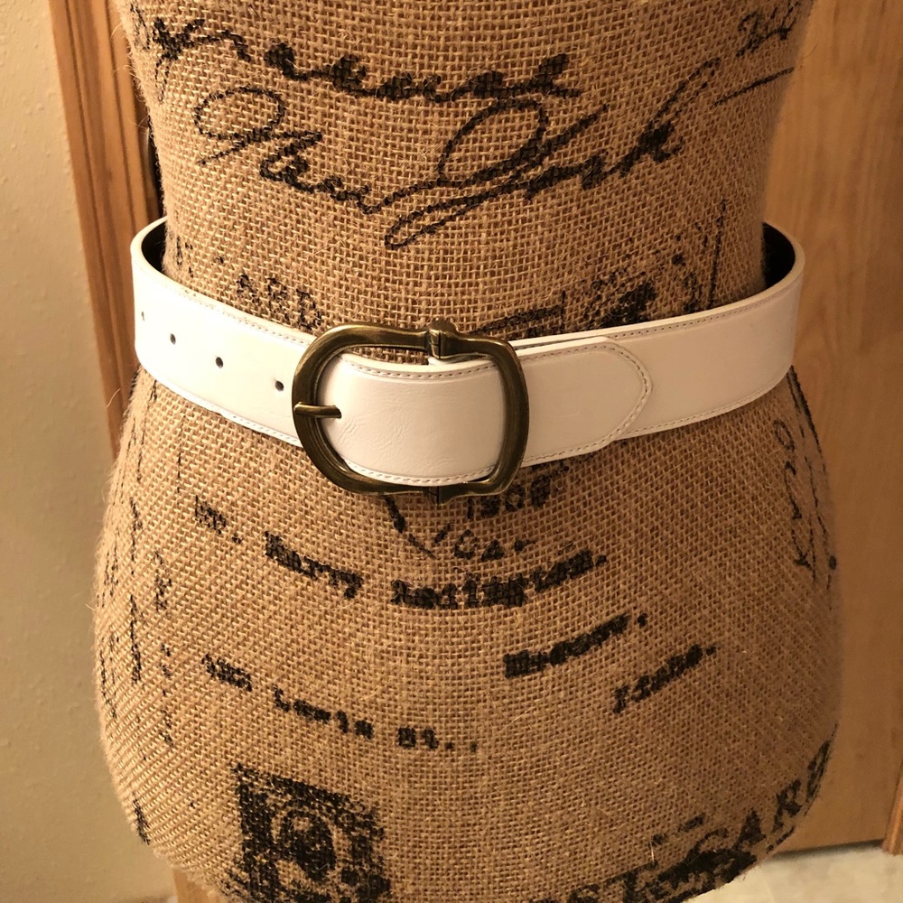 2/10$ Perfect white belt